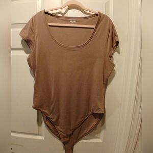 Old Navy Women's Taupe Short Sleeve Scoop Neck Bodysuit